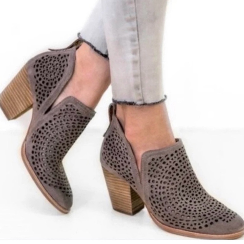 Jeffrey Campbell Rosalee Cutout Booties Size 7.5 - Picture 2 of 8
